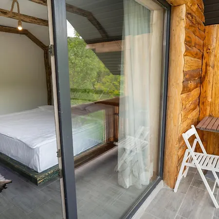 Barlogul Vikingilor Guest house *